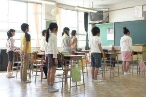 低血圧,朝,つらい,理由,楽に起きる,起き方