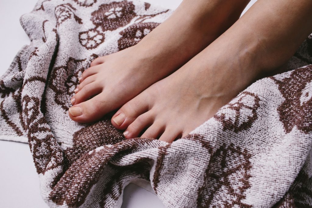 足の甲　かゆい